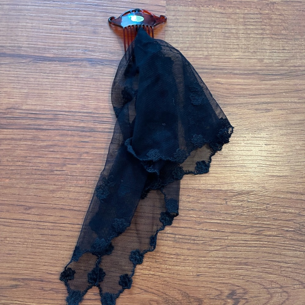 American Girl Josefina Mantilla + comb